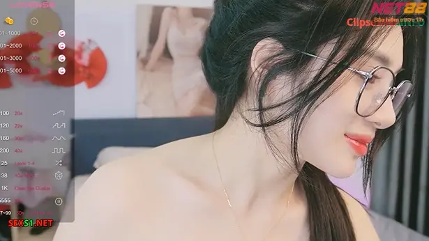 CHONGTOICO-0287 | Anna Gấu thủ dâm dí lồn vào Camera livestream xem phê cặc – Lộ Clip