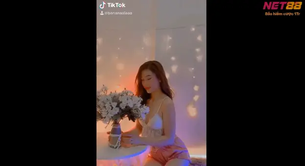 CHONGTOICO-0330 | Thùy Nguyễn dâm thích khoe vú nơi công cộng – Lộ Clip