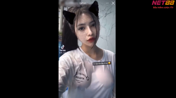 CHONGTOICO-0345 | Uyên Nhi vú to gợi cảm khoe dáng tại bể bơi – Lộ Clip
